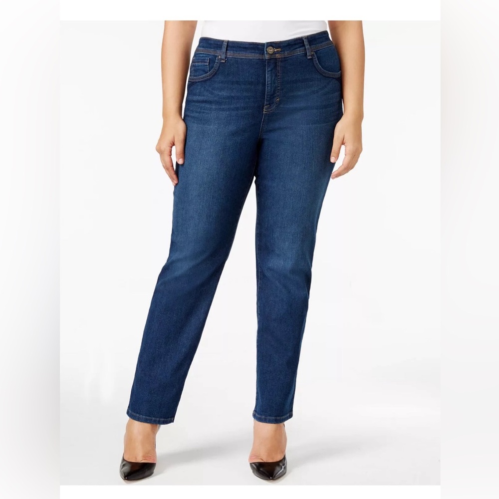Style & Co Plus Tummy Control Straight-Leg Jeans Astor Wash SIZE 18 SHORT